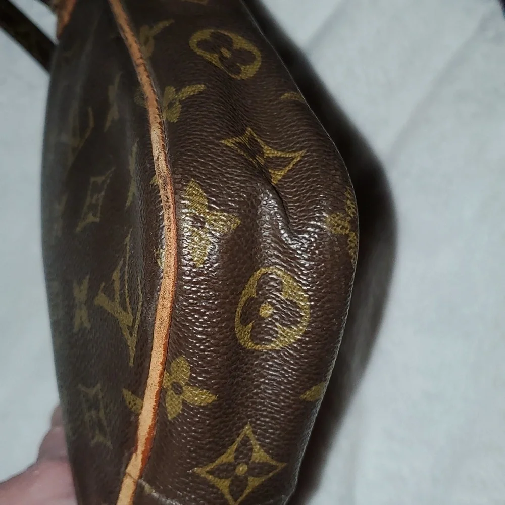 Louis Vuitton Monogram Crossbody Purse
